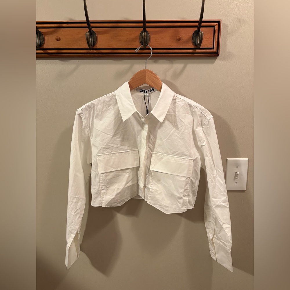 NWT Grey Lab white cropped button down